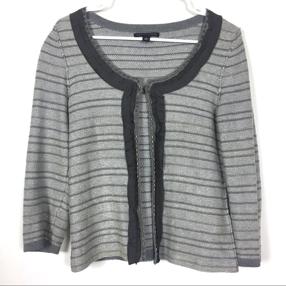 🌺5•4•$25 Banana Republic Gray Cardigan Striped